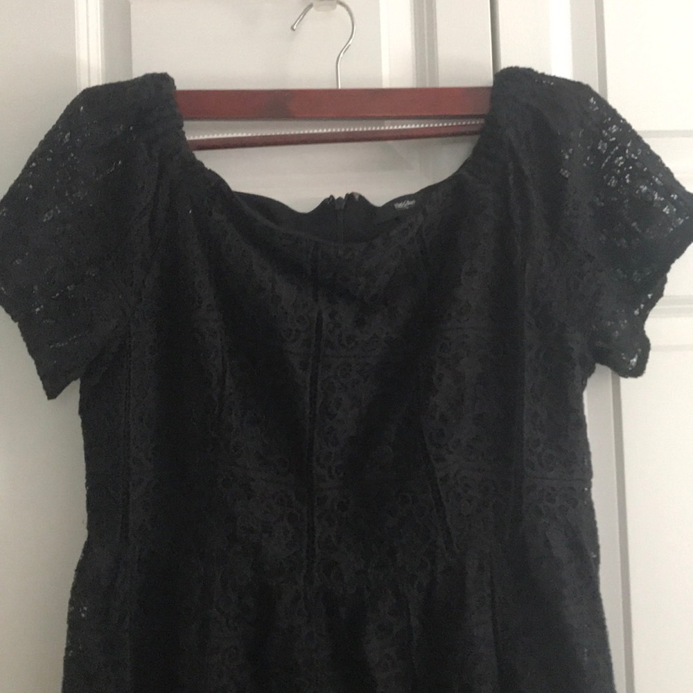 Beautiful lace overlay mini dress. Never worn! - Picture 4 of 4
